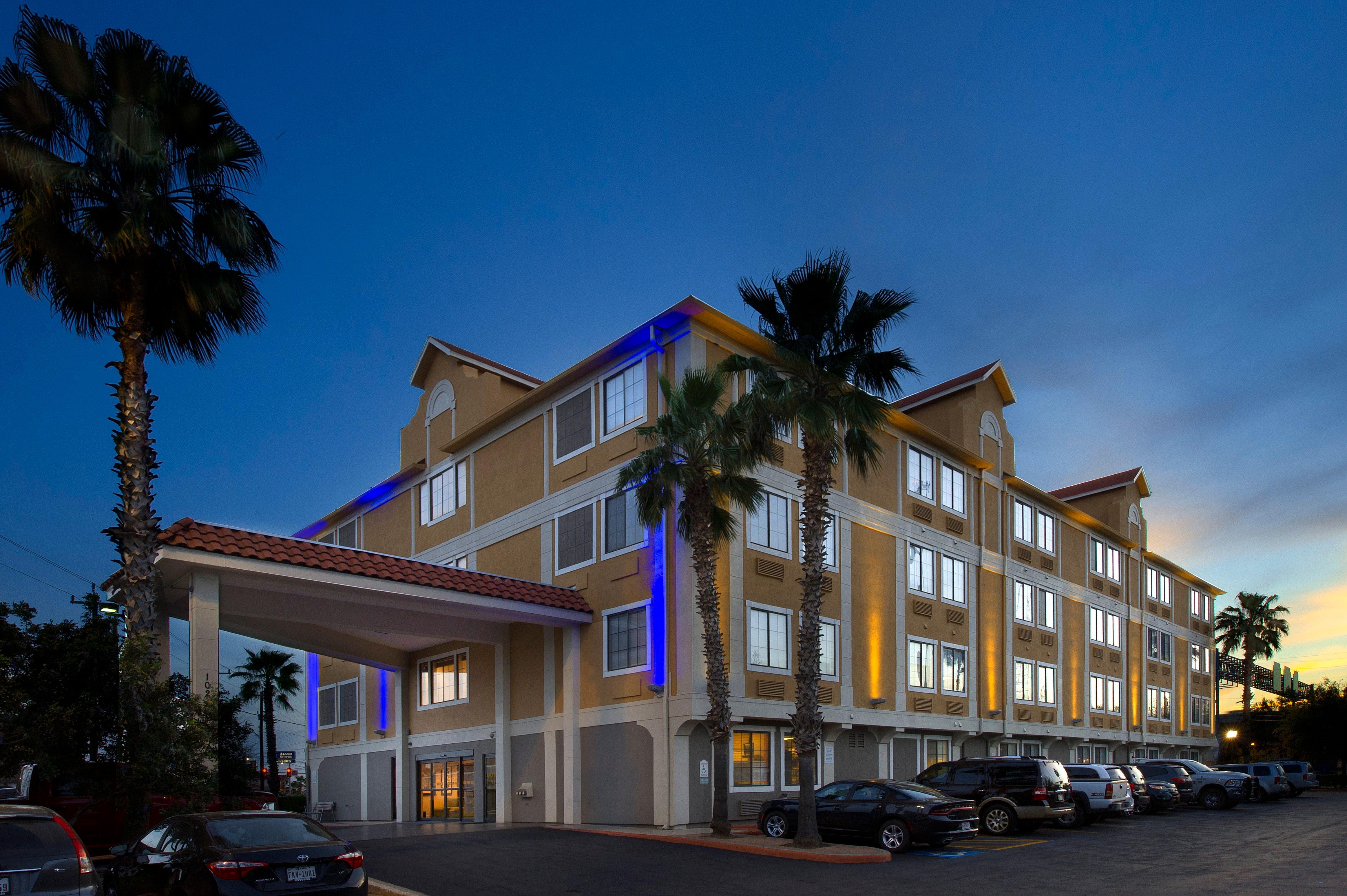 Holiday Inn Express & Suites San Antonio - Downtown Market Area By Ihg Extérieur photo