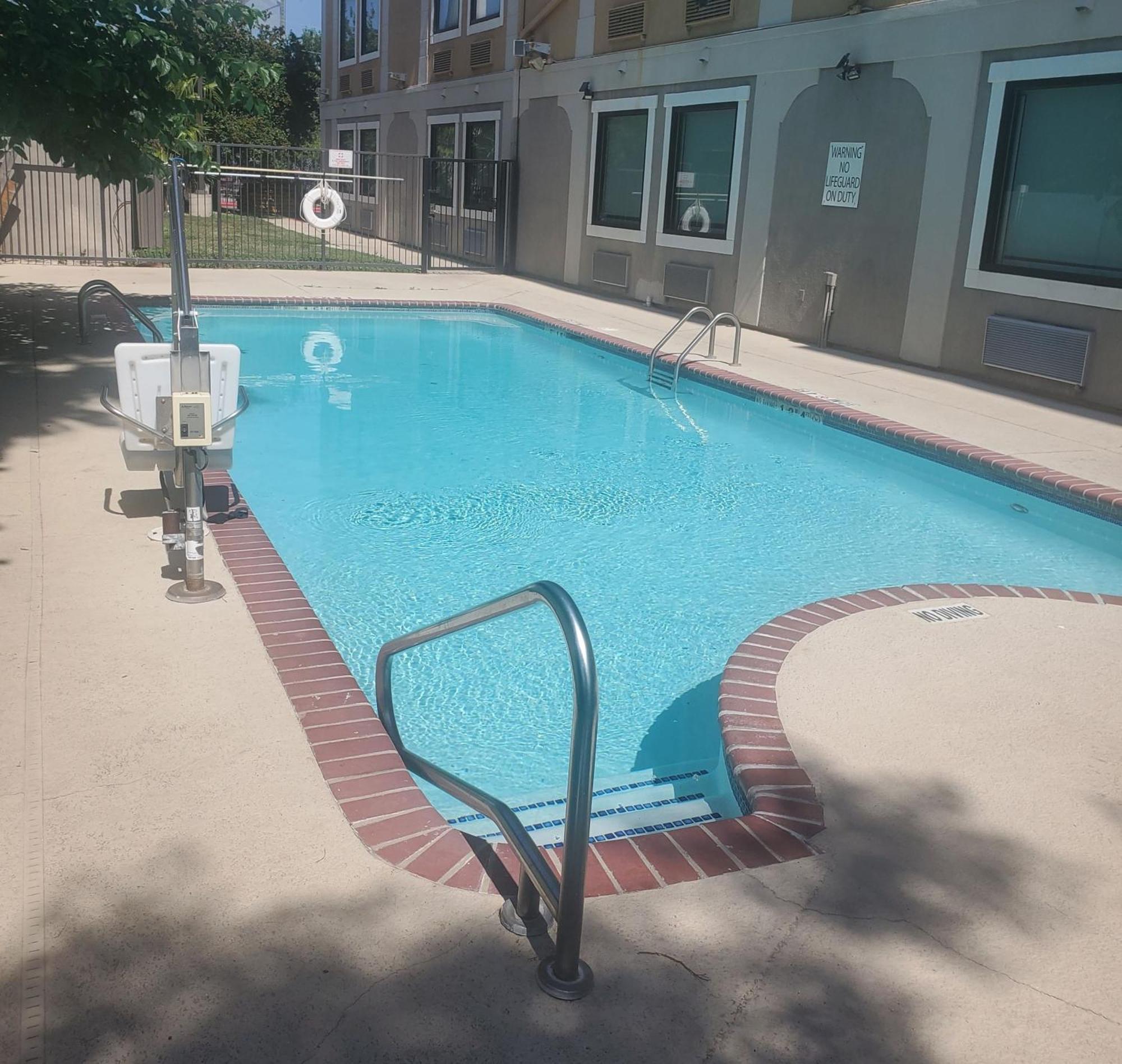 Holiday Inn Express & Suites San Antonio - Downtown Market Area By Ihg Extérieur photo