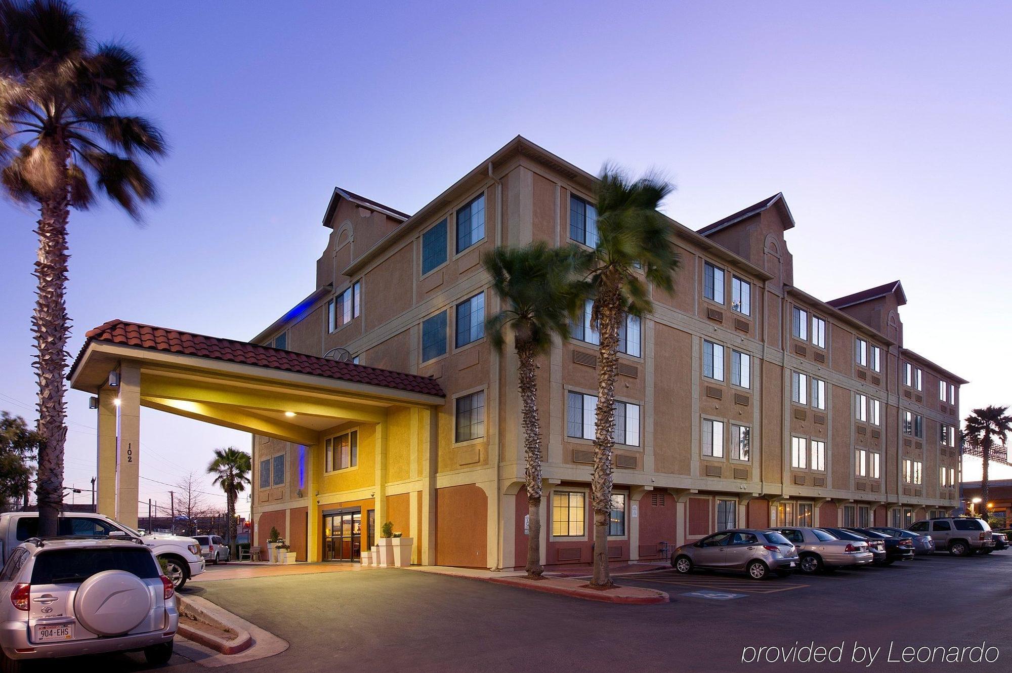 Holiday Inn Express & Suites San Antonio - Downtown Market Area By Ihg Extérieur photo