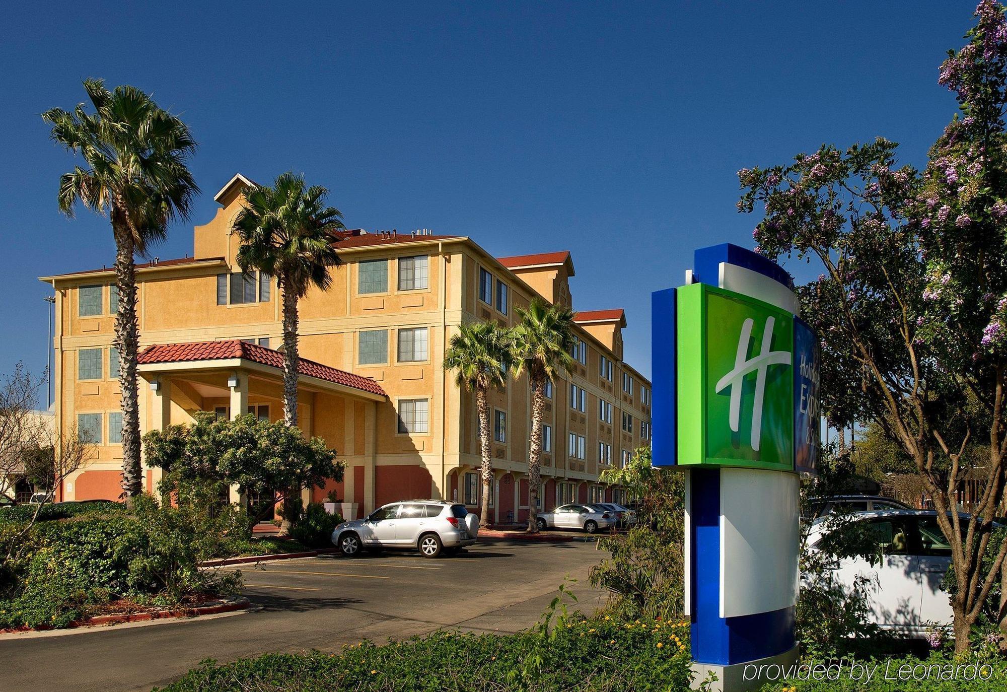 Holiday Inn Express & Suites San Antonio - Downtown Market Area By Ihg Extérieur photo