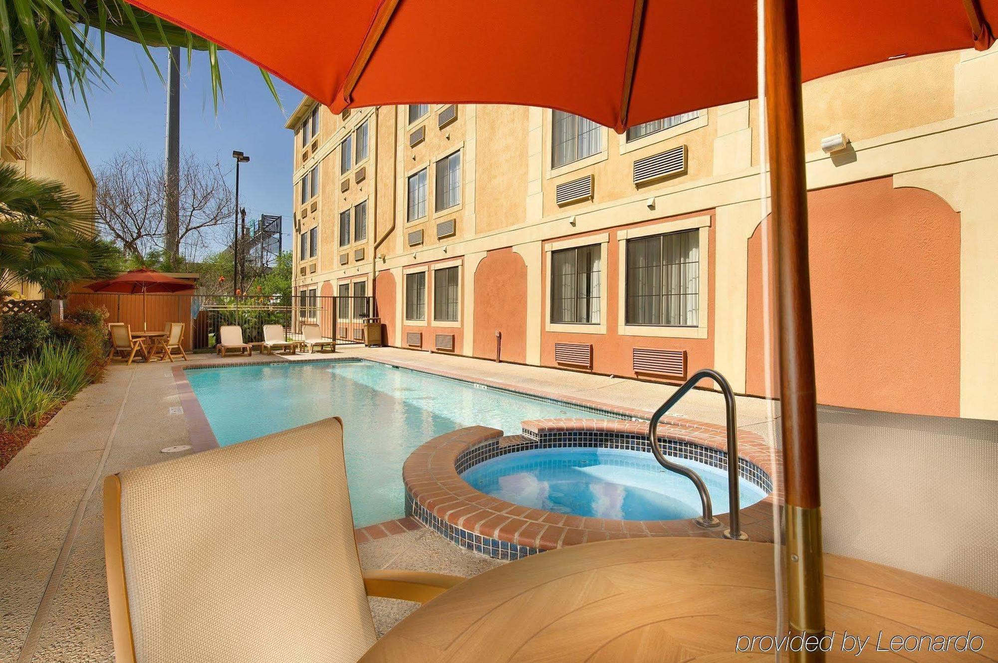Holiday Inn Express & Suites San Antonio - Downtown Market Area By Ihg Extérieur photo